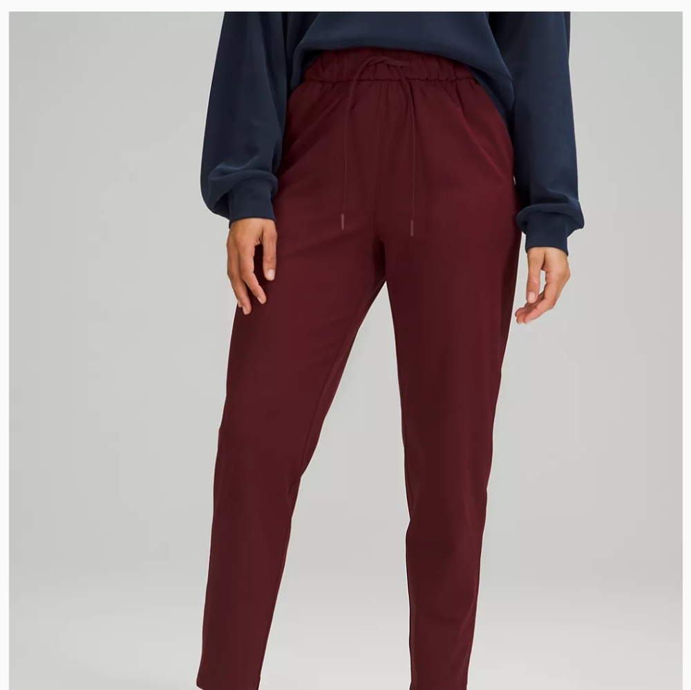 Lululemon Keep Moving 7/8 Pant in Red Merlot size 4.